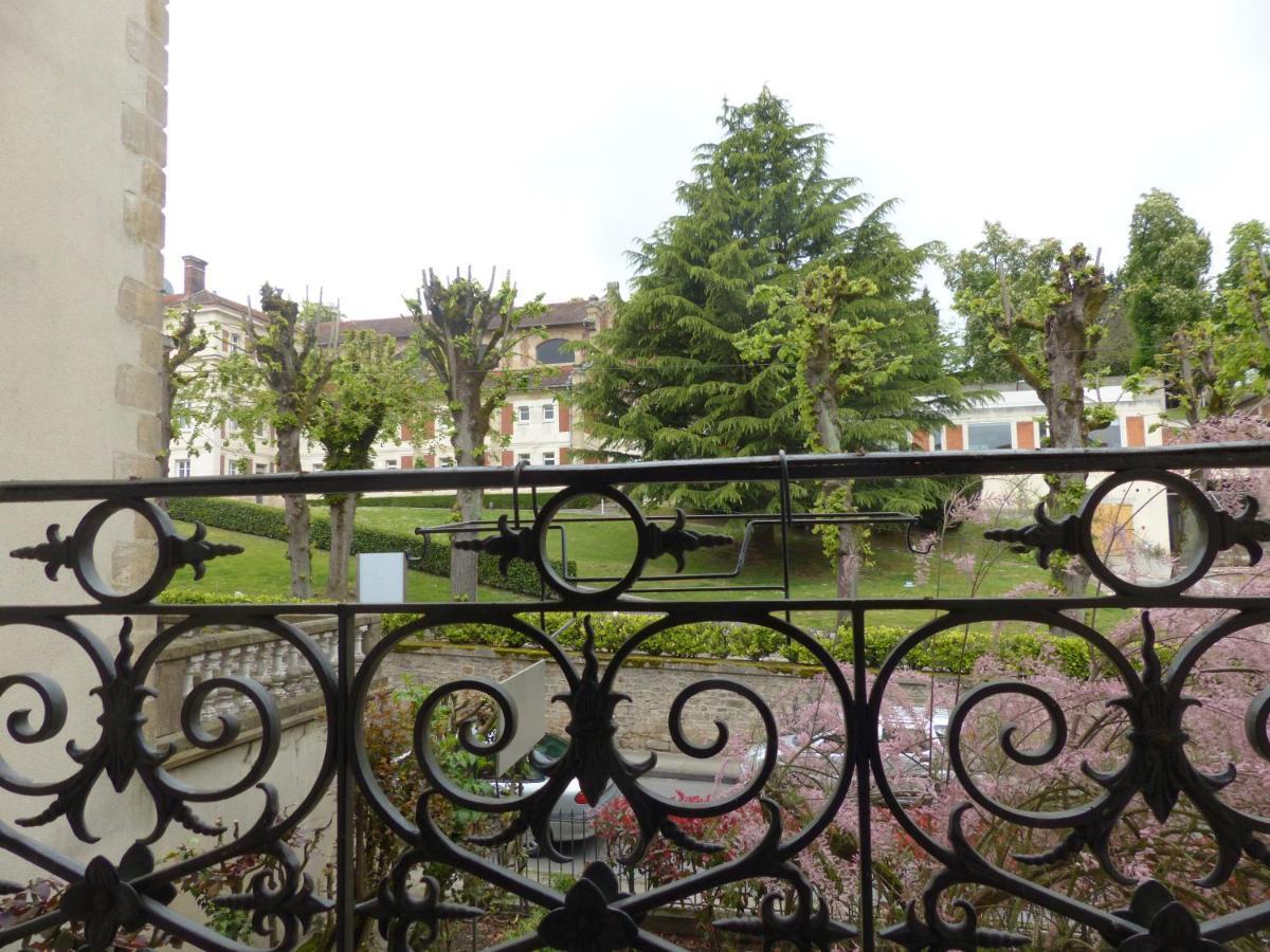 Hotel Des Thermes Bourbon-lʼArchambault Exteriér fotografie
